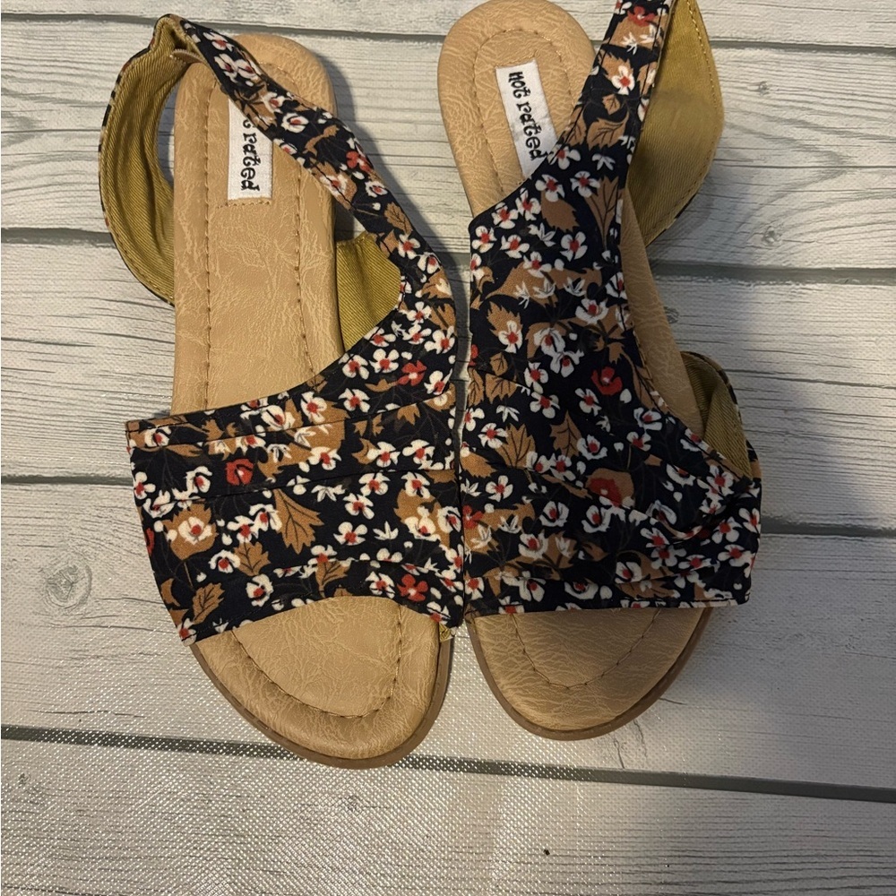Not Rated Women's Floral Sandals - Black and Tan